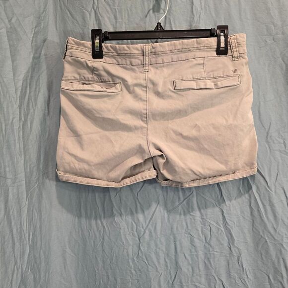 Stylish Women's Faded Green Shorts - Picture 2 of 4